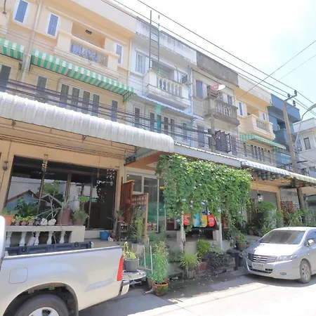 Saen Sabai Hostel